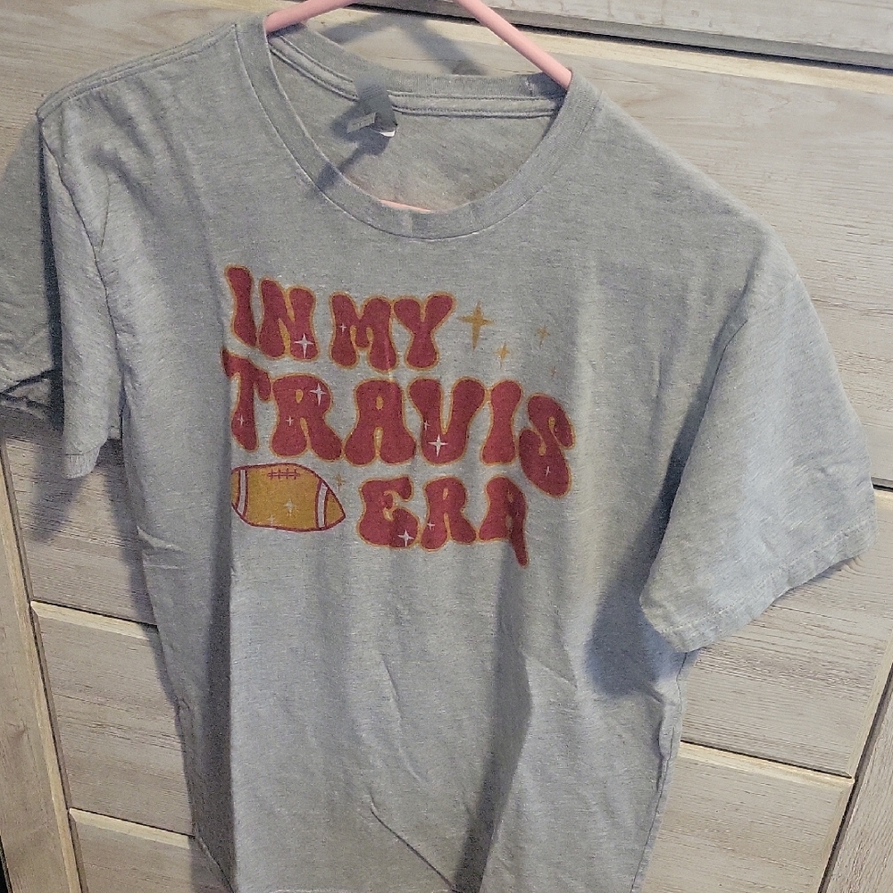 Taylor Swift, Travis Kelce Gray T-Shirt with Red and Gold Print